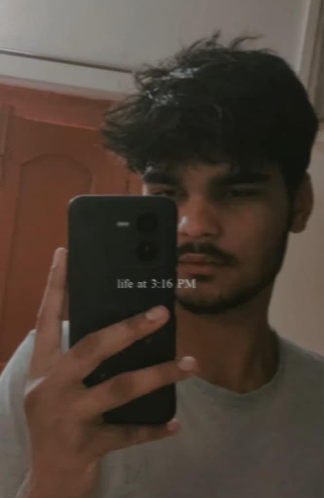 Alok Singh mirror selfie photo