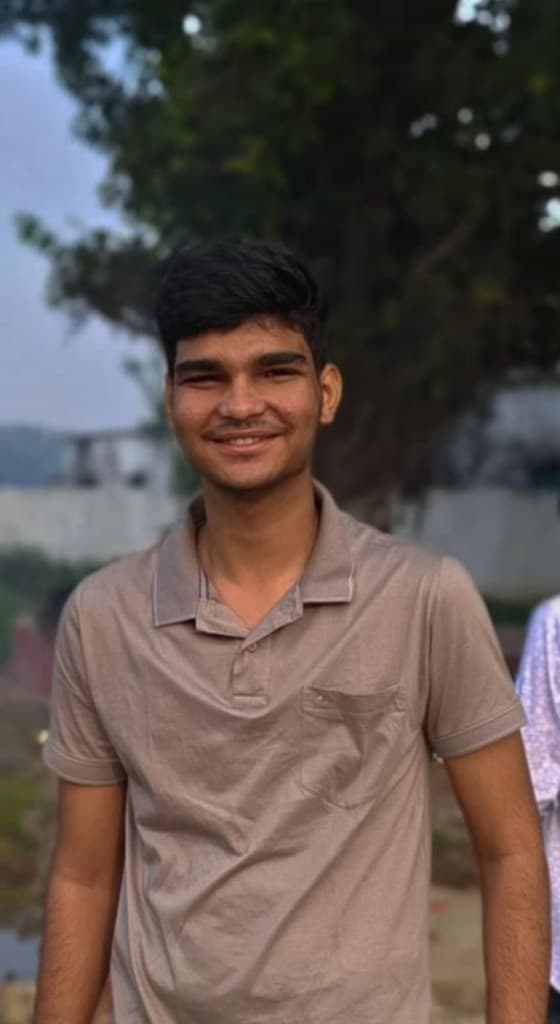 Alok Singh outdoor smiling profile photo